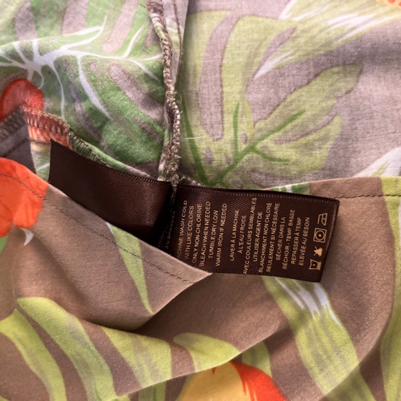 Hawaiian Cotton M Blouse with a small peplum - Picture 7 of 11